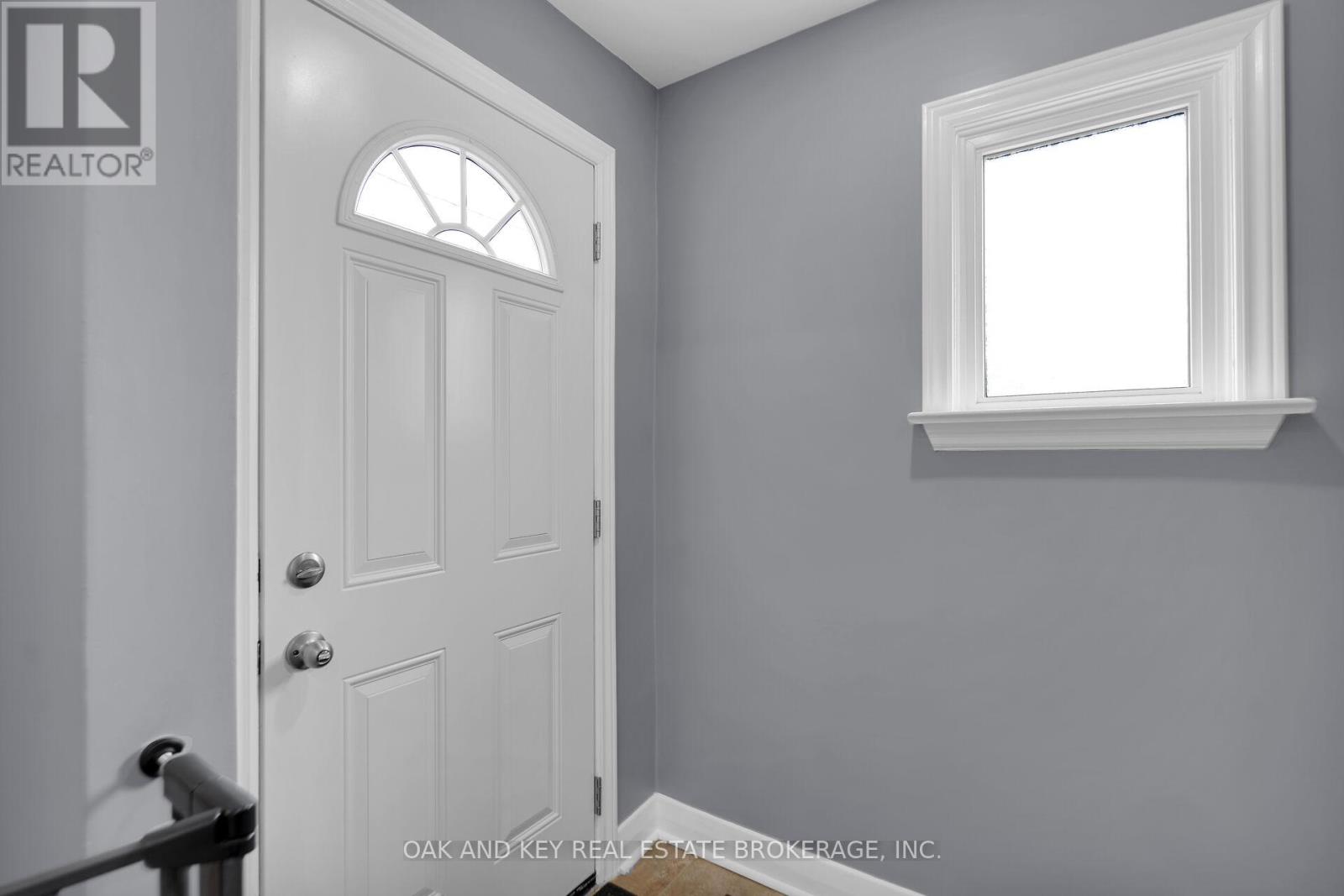 216 Vancouver Street, London East, Ontario  N5W 4R8 - Photo 5 - X12463494