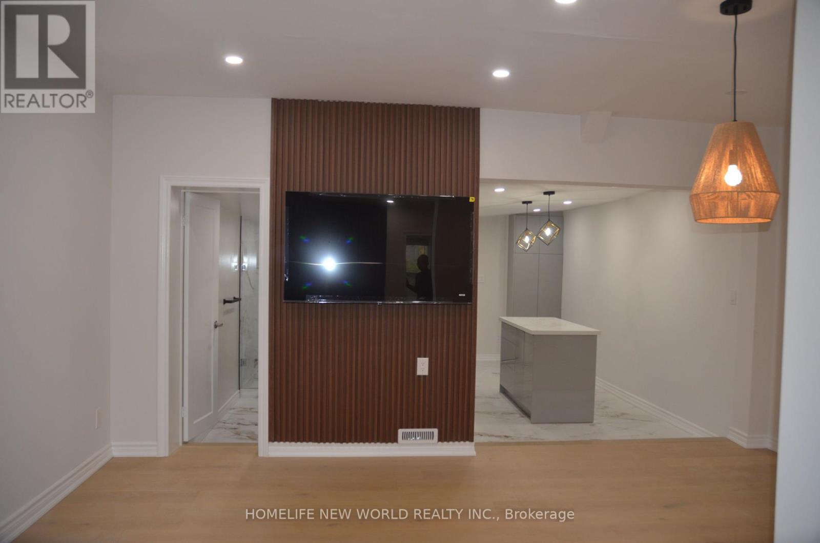 Upper Level - 231 Queen Street W, Toronto, Ontario  M5V 1Z4 - Photo 16 - C12462911