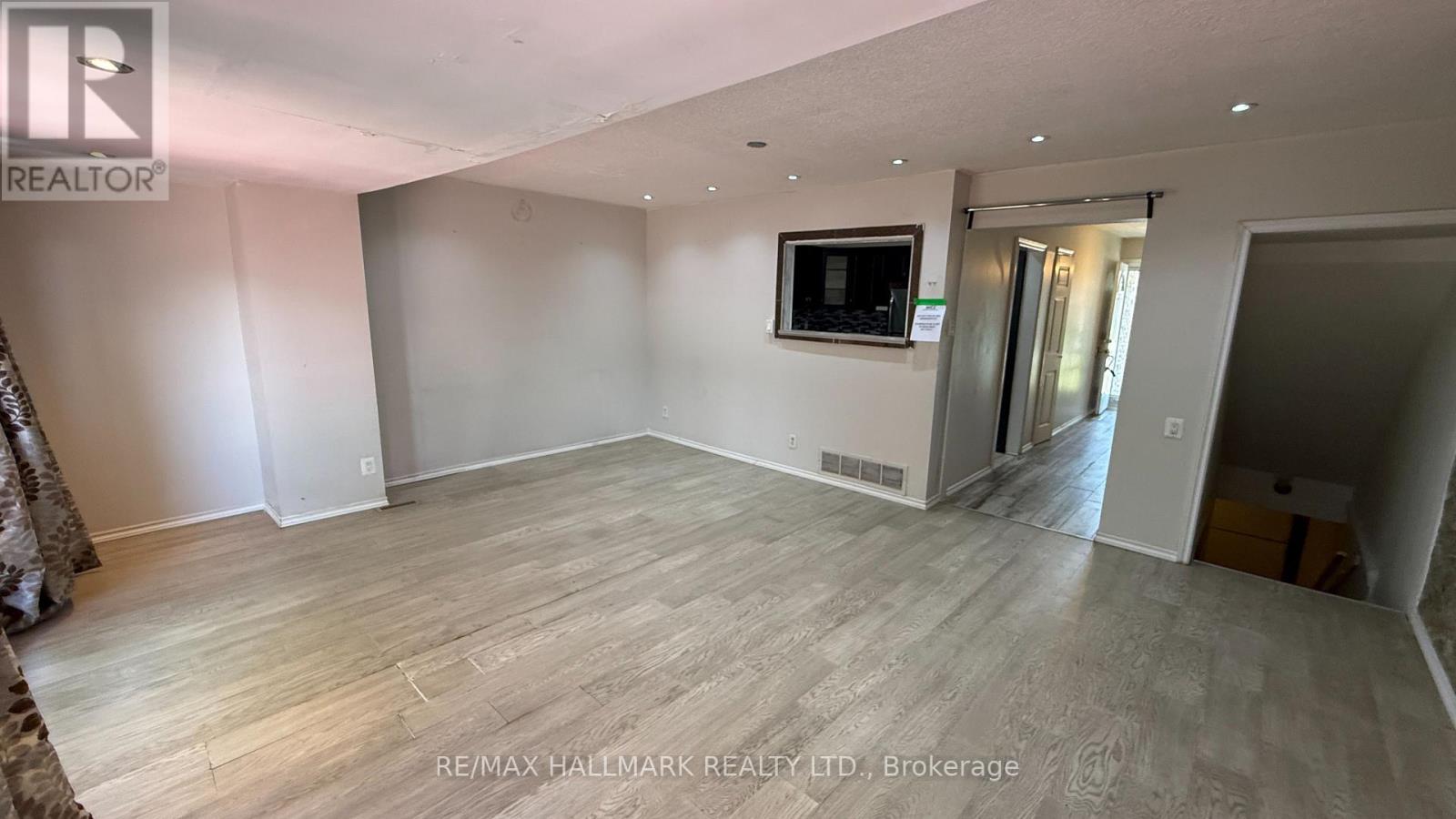 10 - 3600 Morning Star Drive, Mississauga, Ontario  L4T 1Y5 - Photo 5 - W12426569