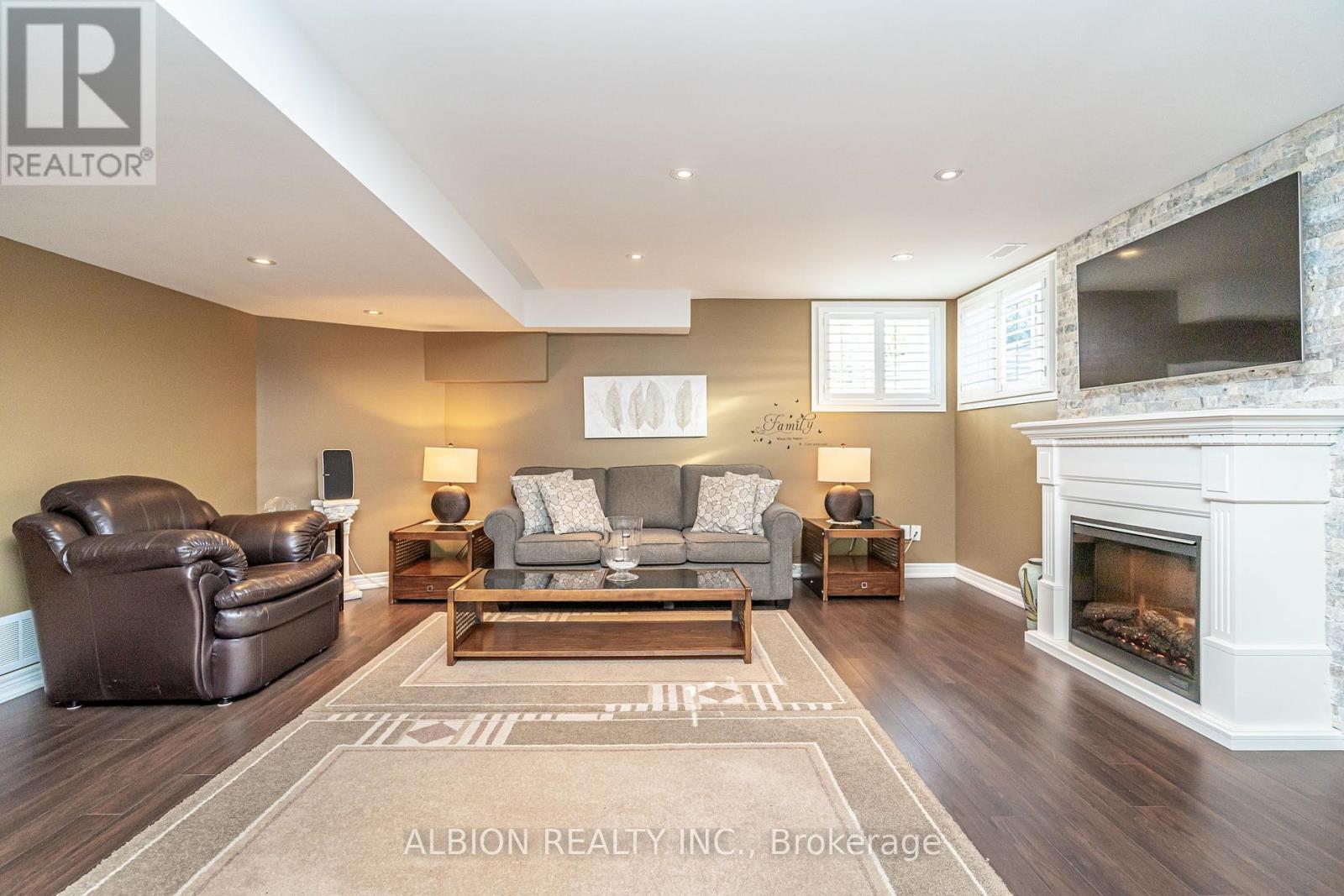 Unit #1 - 8 Reddington Drive, Caledon, Ontario  L7E 4C3 - Photo 25 - W12463344