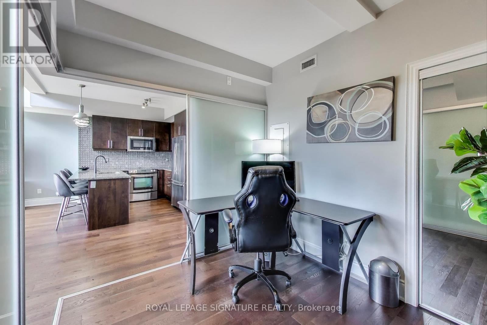 405 - 3170 Erin Mills Parkway, Mississauga, Ontario  L5L 0B6 - Photo 11 - W12463354