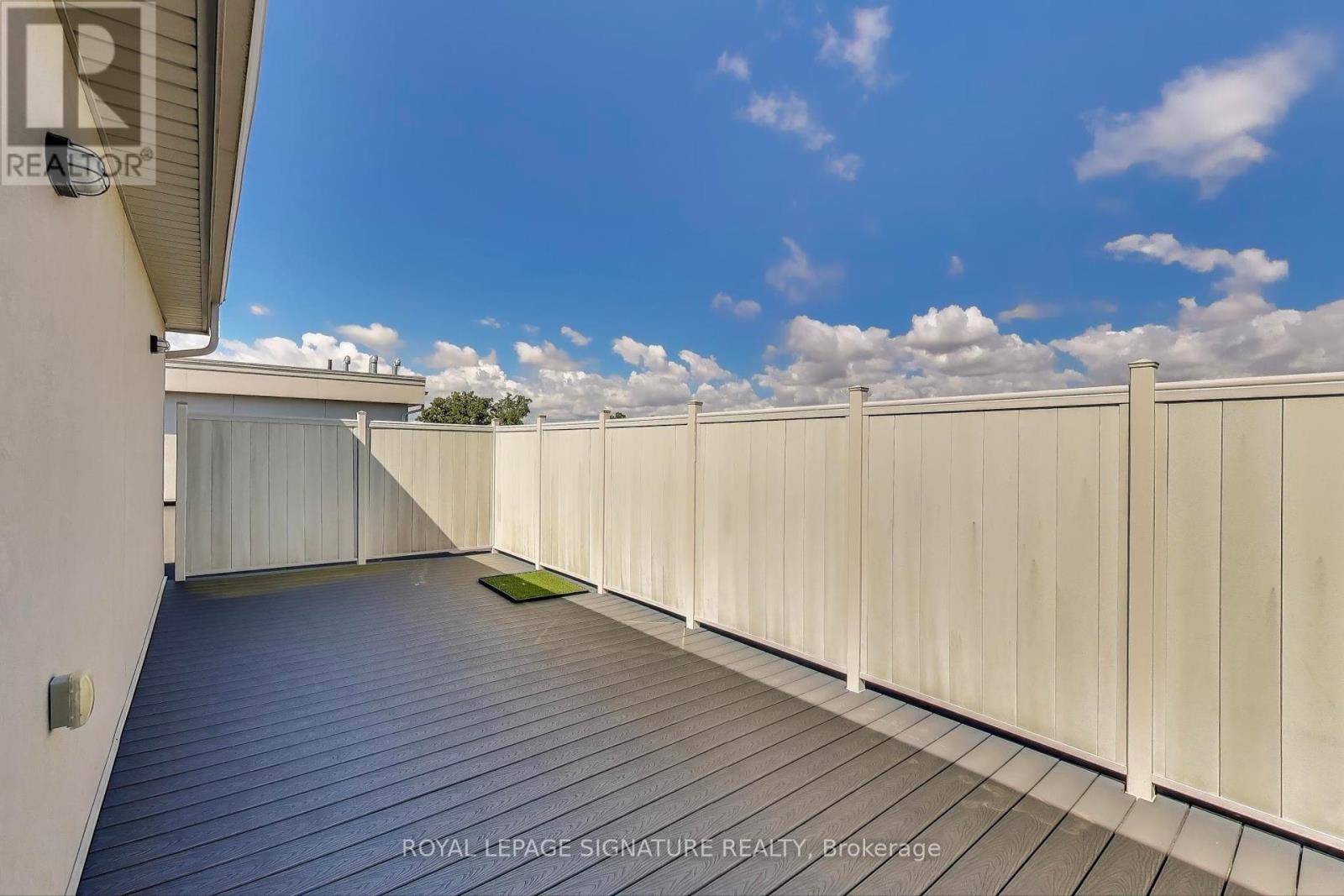 405 - 3170 Erin Mills Parkway, Mississauga, Ontario  L5L 0B6 - Photo 21 - W12463354