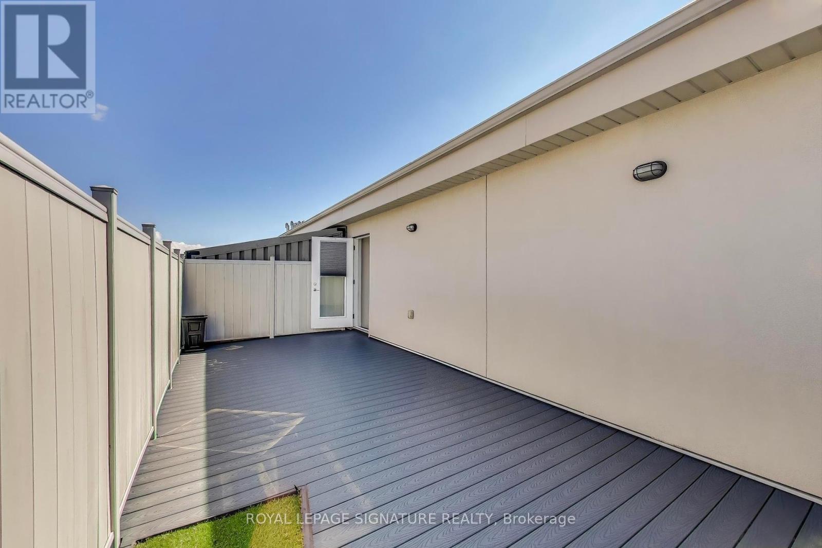 405 - 3170 Erin Mills Parkway, Mississauga, Ontario  L5L 0B6 - Photo 22 - W12463354