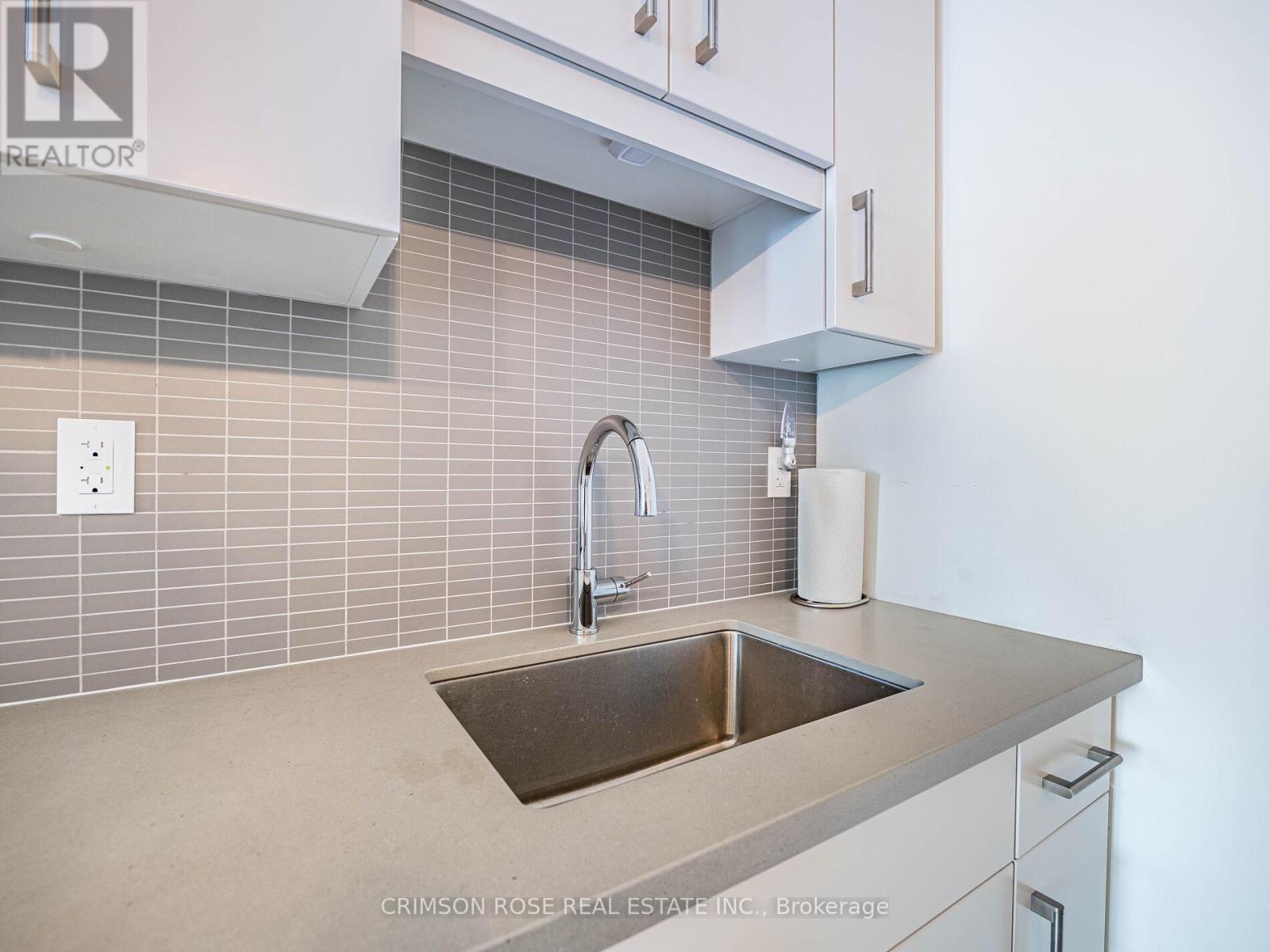 406 - 2007 James Street, Burlington, Ontario  L7R 0G7 - Photo 6 - W12463384