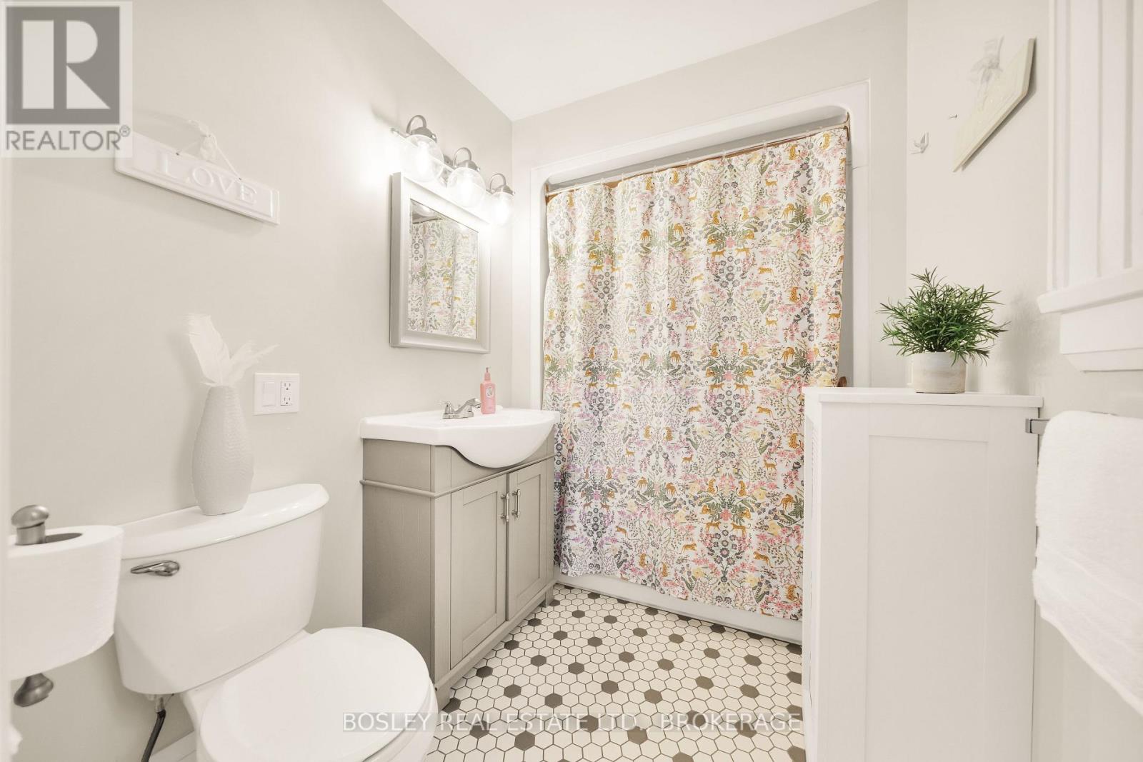 63 Yates Street, St. Catharines, Ontario  L2R 5R7 - Photo 31 - X12463436