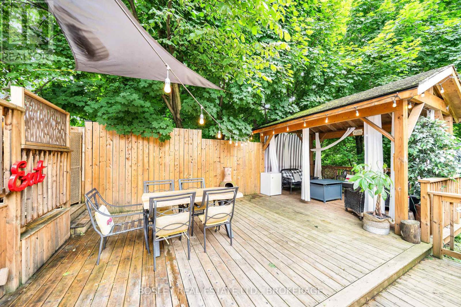 63 Yates Street, St. Catharines, Ontario  L2R 5R7 - Photo 4 - X12463436