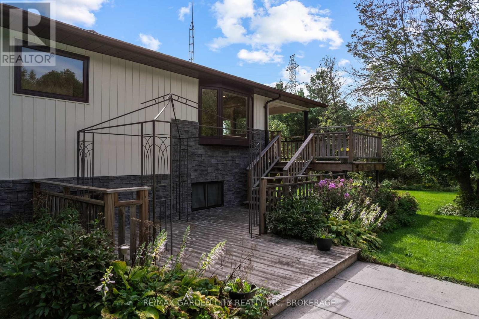 317540 6&10 Highway, Georgian Bluffs, Ontario  N4K 5N6 - Photo 36 - X12463511