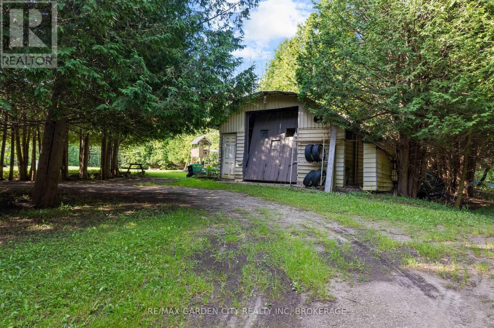 317540 6&10 Highway, Georgian Bluffs, Ontario  N4K 5N6 - Photo 40 - X12463511