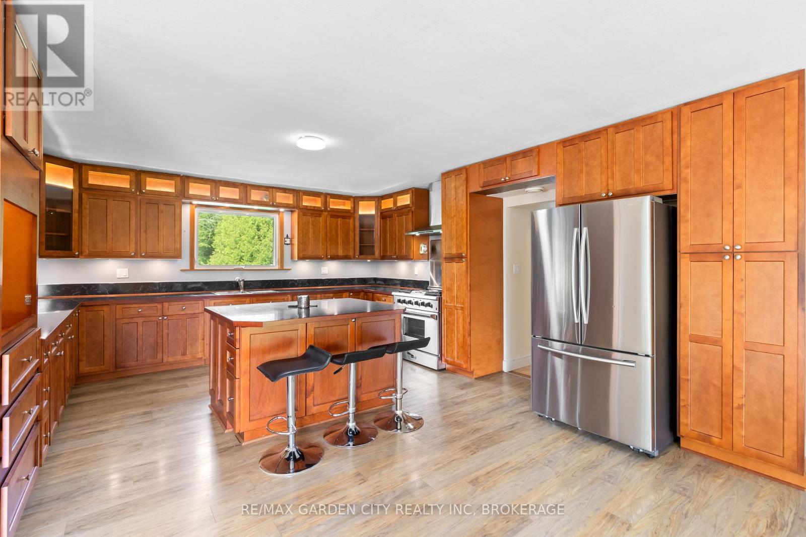 317540 6&10 Highway, Georgian Bluffs, Ontario  N4K 5N6 - Photo 6 - X12463511