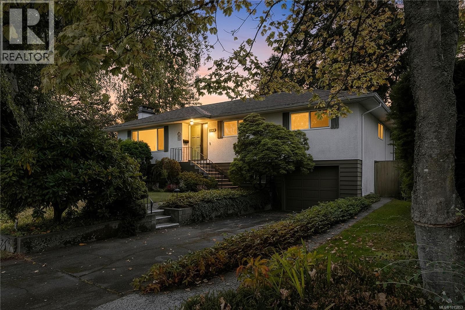 1835 Dunnett Cres, Saanich, British Columbia