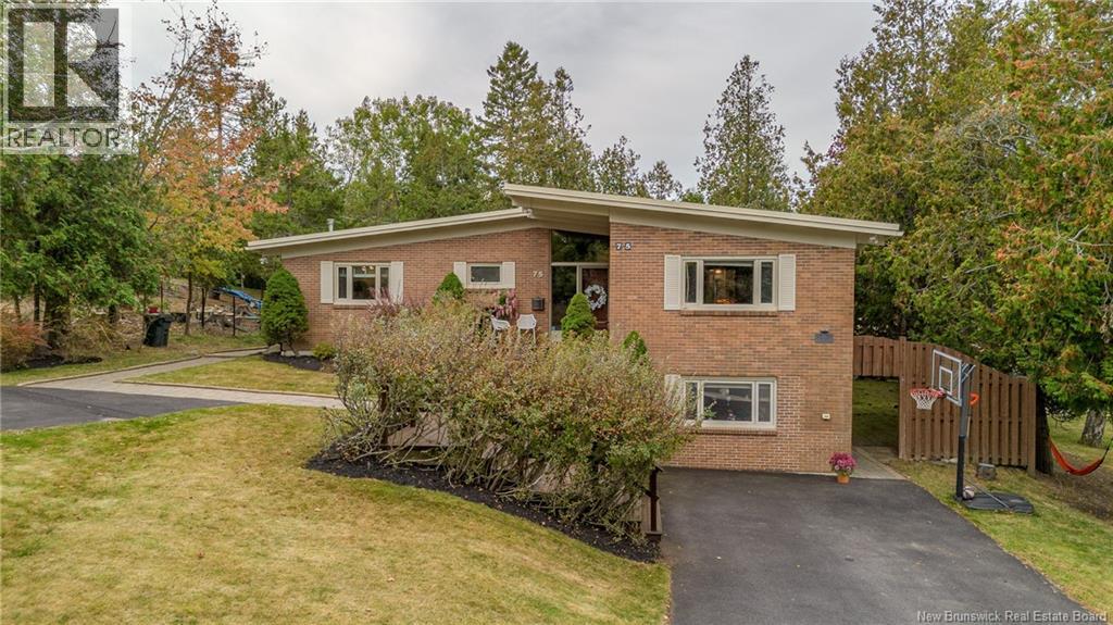 75 Crown Hill Crescent, Saint John, New Brunswick  E2K 2H2 - Photo 1 - NB128403