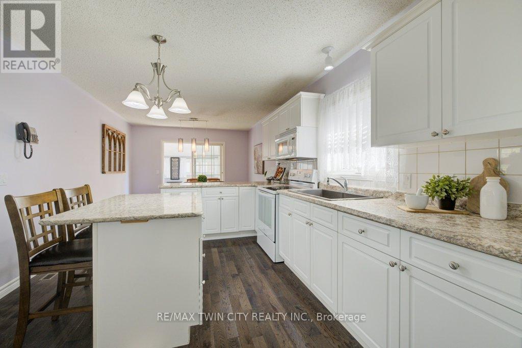 128 Wesley Crescent, Woolwich, Ontario  N2J 4G8 - Photo 8 - X12463343