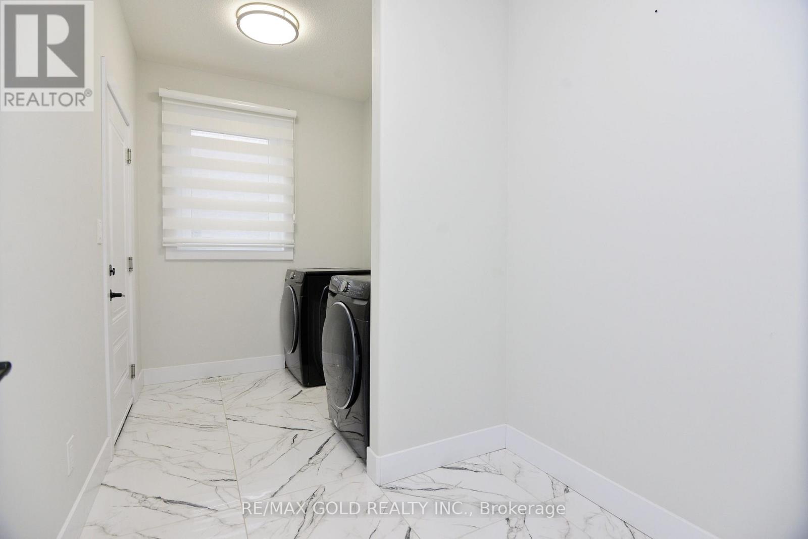 86 Grandville Circle, Brant, Ontario  N3L 0J5 - Photo 16 - X12463352