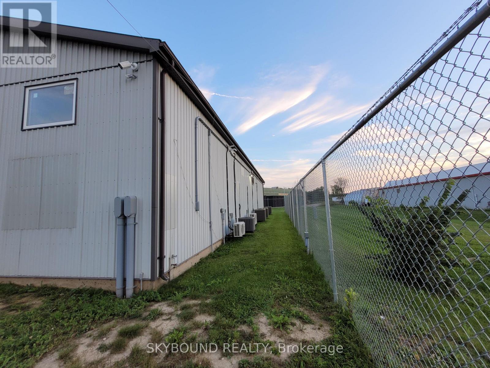 31 Clearview Drive, Tillsonburg, Ontario  N4G 4H3 - Photo 6 - X12463369