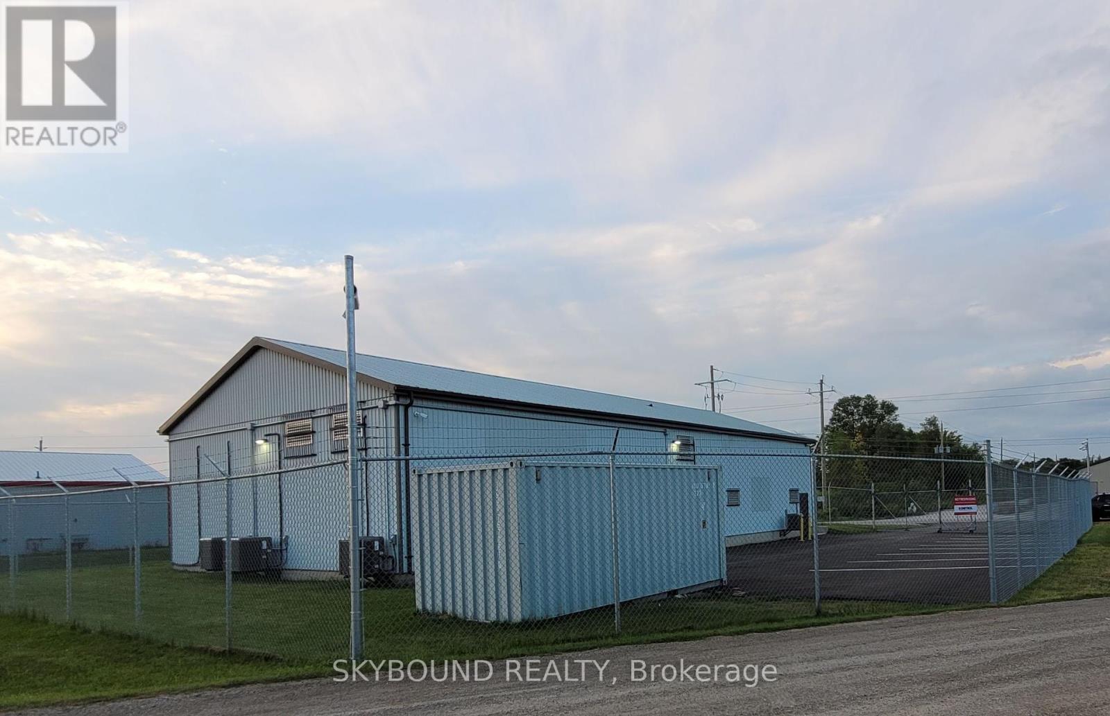 31 Clearview Drive, Tillsonburg, Ontario  N4G 4H3 - Photo 7 - X12463369