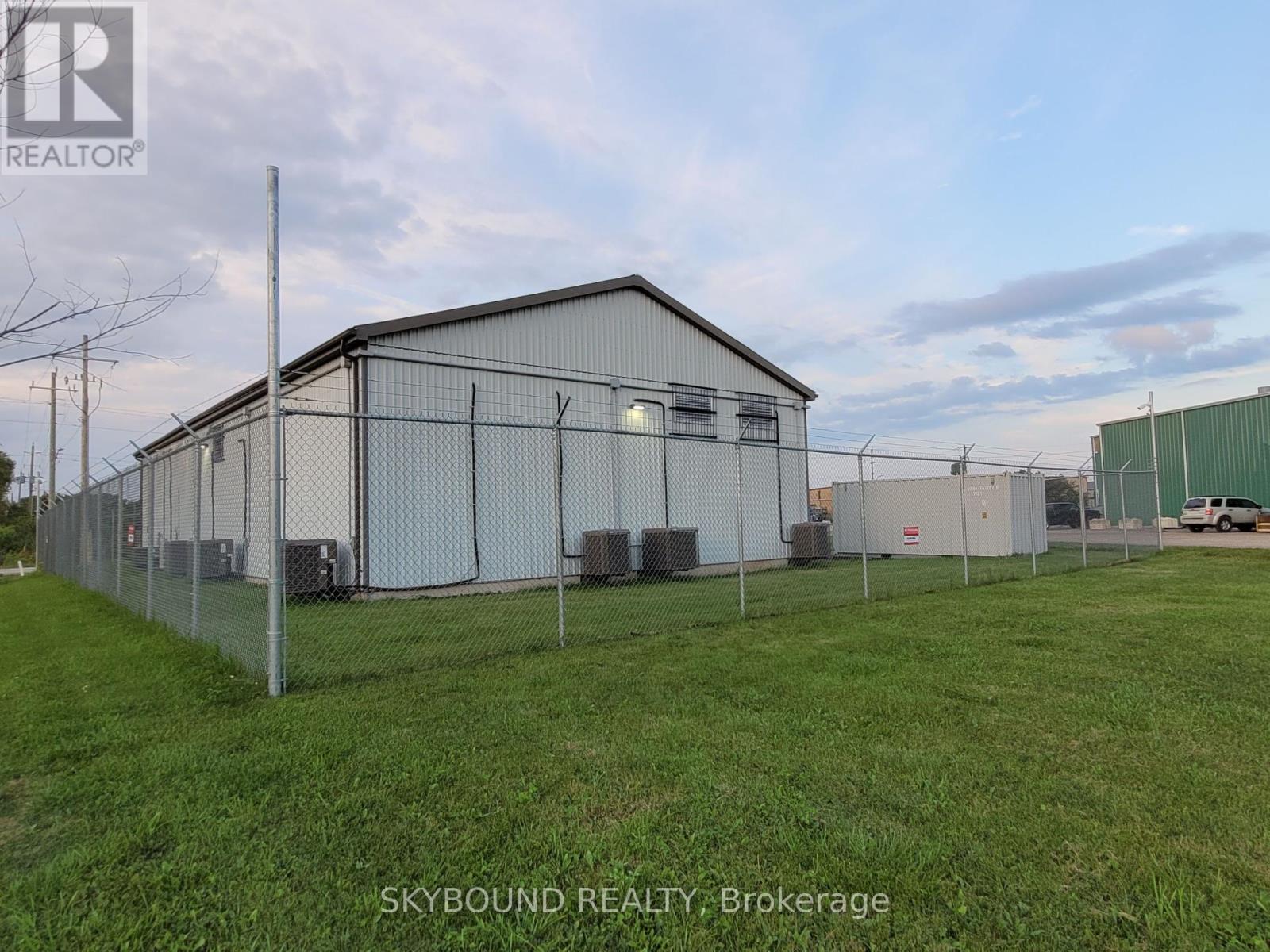 31 Clearview Drive, Tillsonburg, Ontario  N4G 4H3 - Photo 8 - X12463369