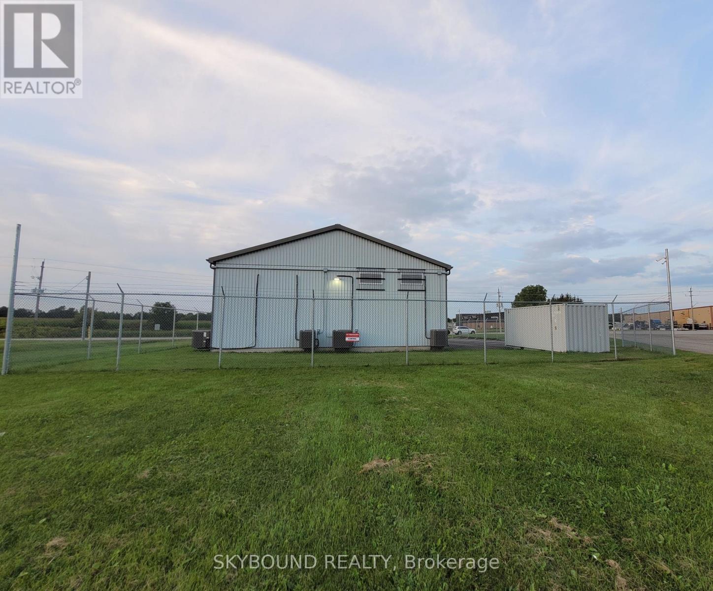 31 Clearview Drive, Tillsonburg, Ontario  N4G 4H3 - Photo 9 - X12463369