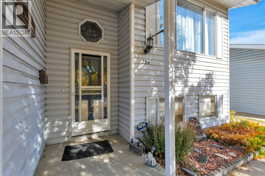 226 Glendale Boulevard, Red Deer, Alberta  T4P 3L5 - Photo 3 - A2260823