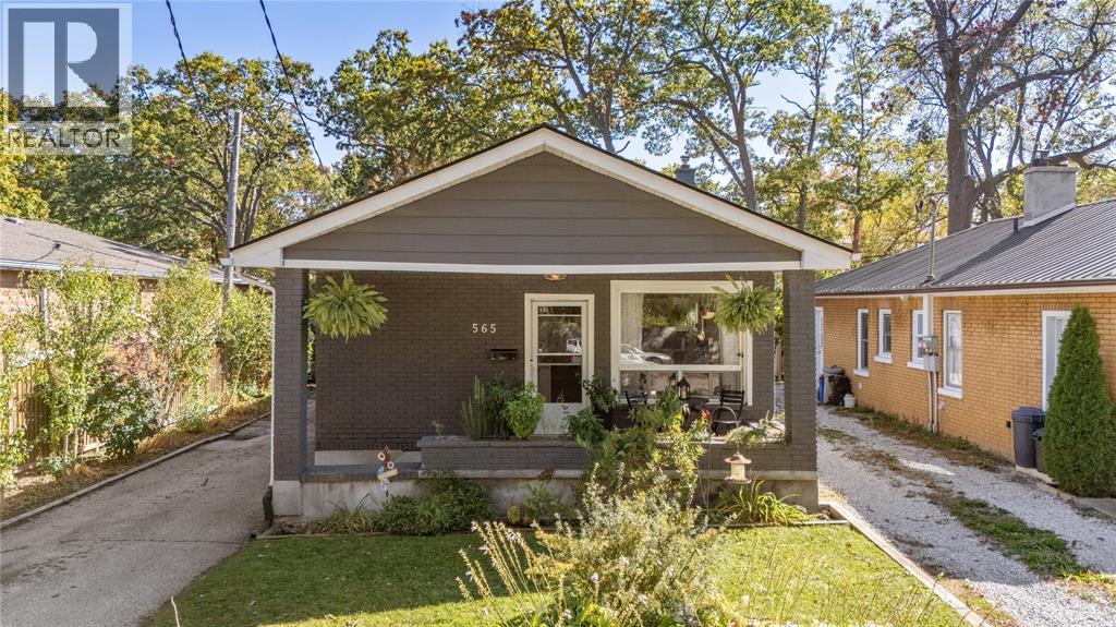 565 Errol Road, Sarnia, Ontario N7V 2B9 - Photo 1 - 25026163