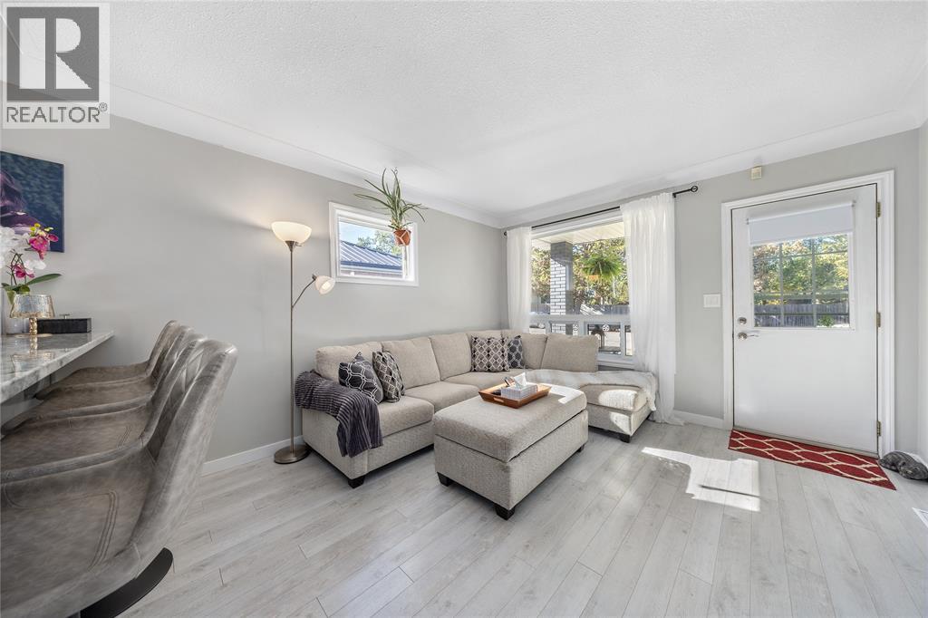 565 Errol Road, Sarnia, Ontario N7V 2B9 - Photo 10 - 25026163