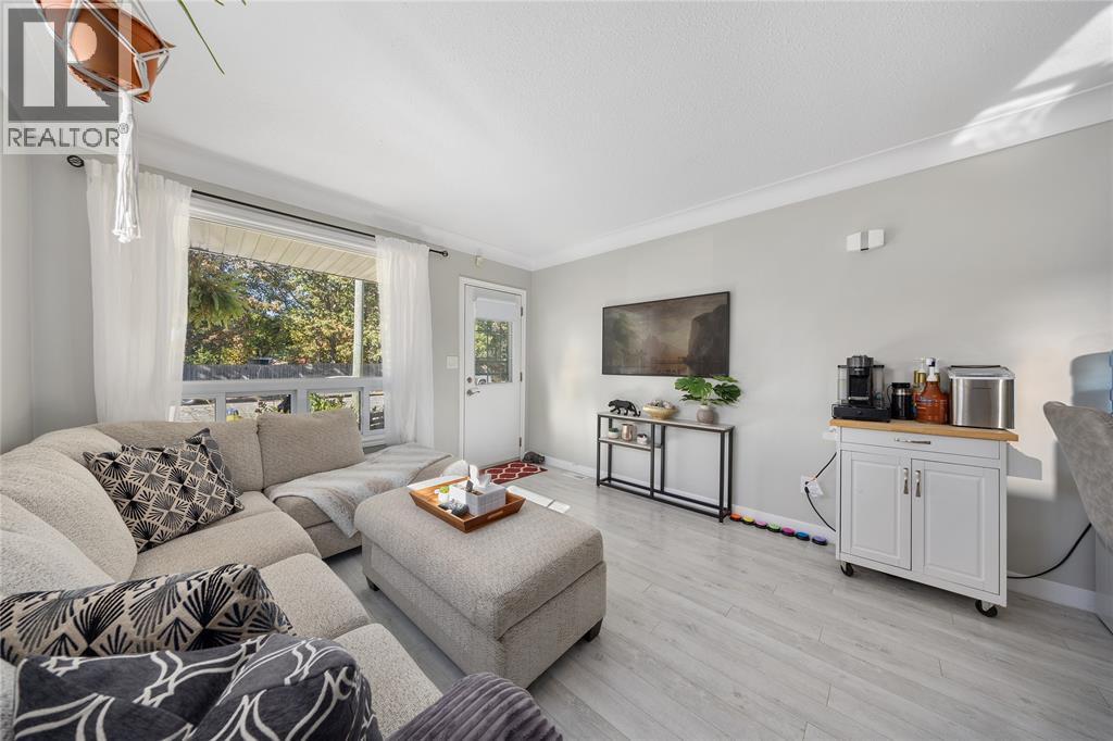 565 Errol Road, Sarnia, Ontario N7V 2B9 - Photo 12 - 25026163