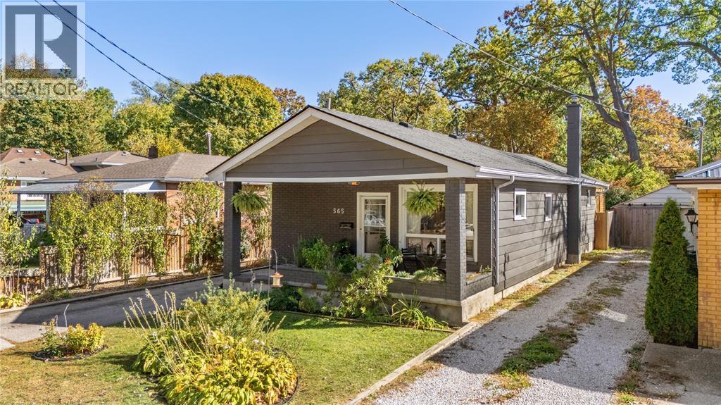 565 Errol Road, Sarnia, Ontario N7V 2B9 - Photo 2 - 25026163
