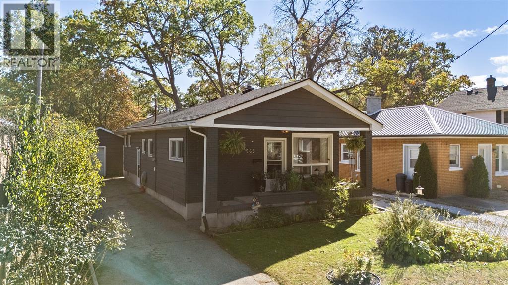 565 Errol Road, Sarnia, Ontario N7V 2B9 - Photo 3 - 25026163