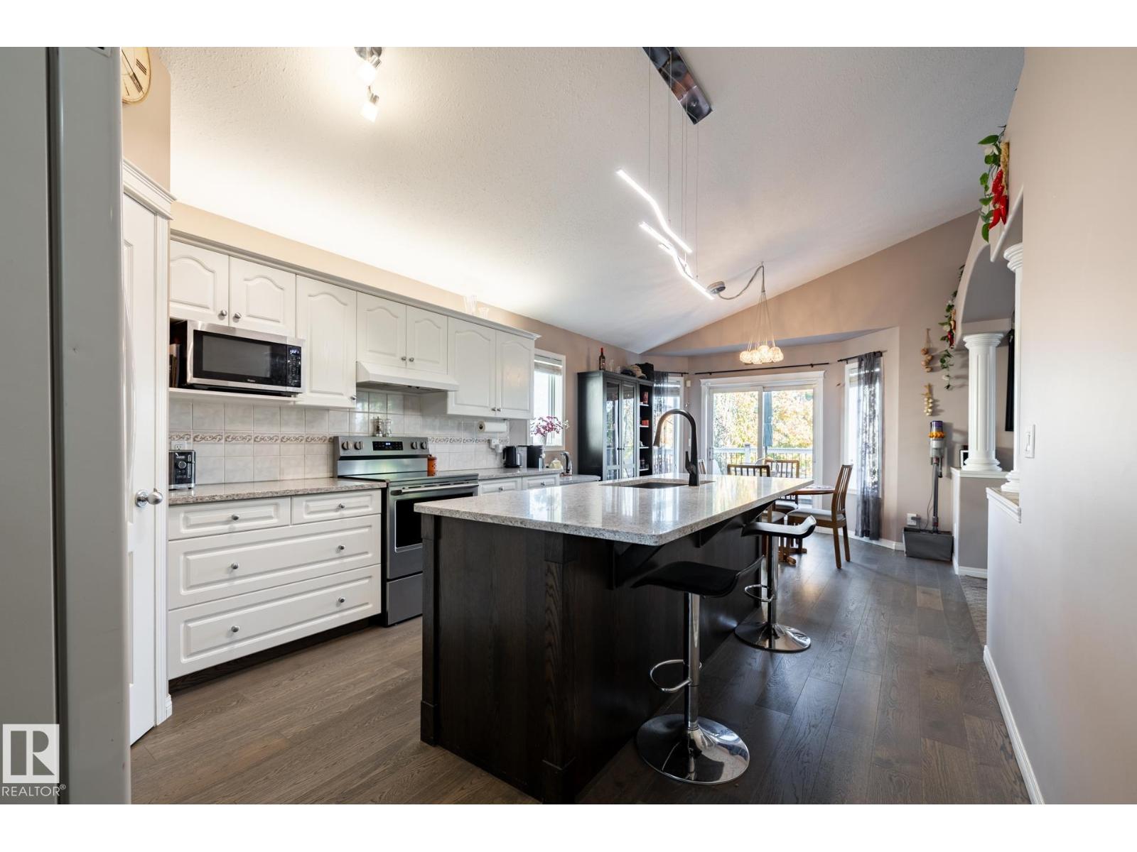 40 Deer Park Bv, Spruce Grove, Alberta  T7X 3J6 - Photo 3 - E4462149