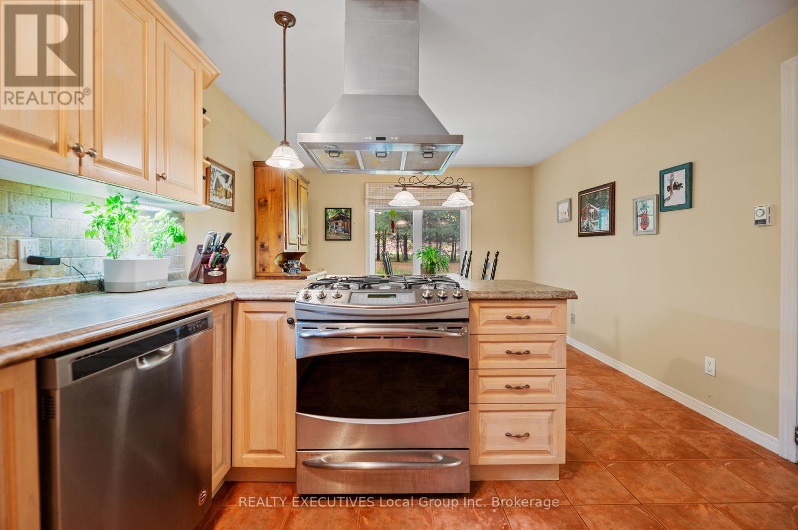 108 Talon Lake Road, Bonfield, Ontario  P0H 2E0 - Photo 13 - X12463472