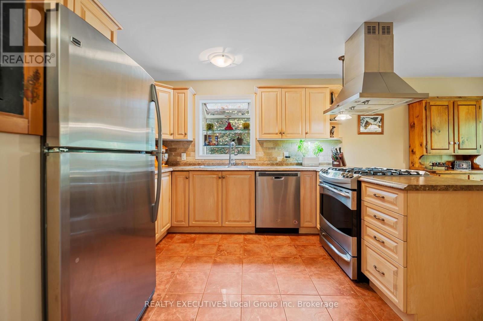 108 Talon Lake Road, Bonfield, Ontario  P0H 2E0 - Photo 12 - X12463472