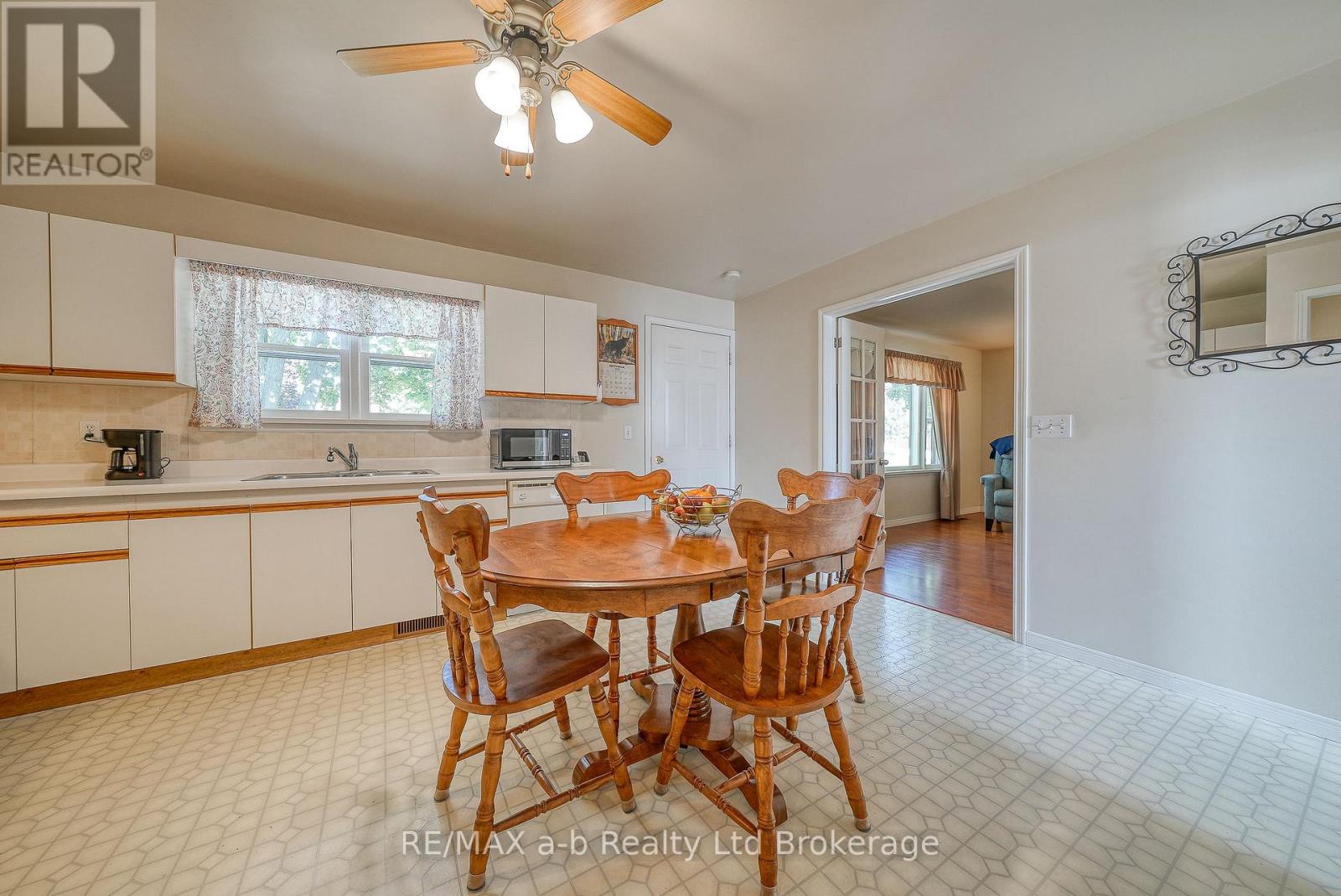 160 Metcalfe Street, Ingersoll, Ontario  N5C 1M9 - Photo 12 - X12463507