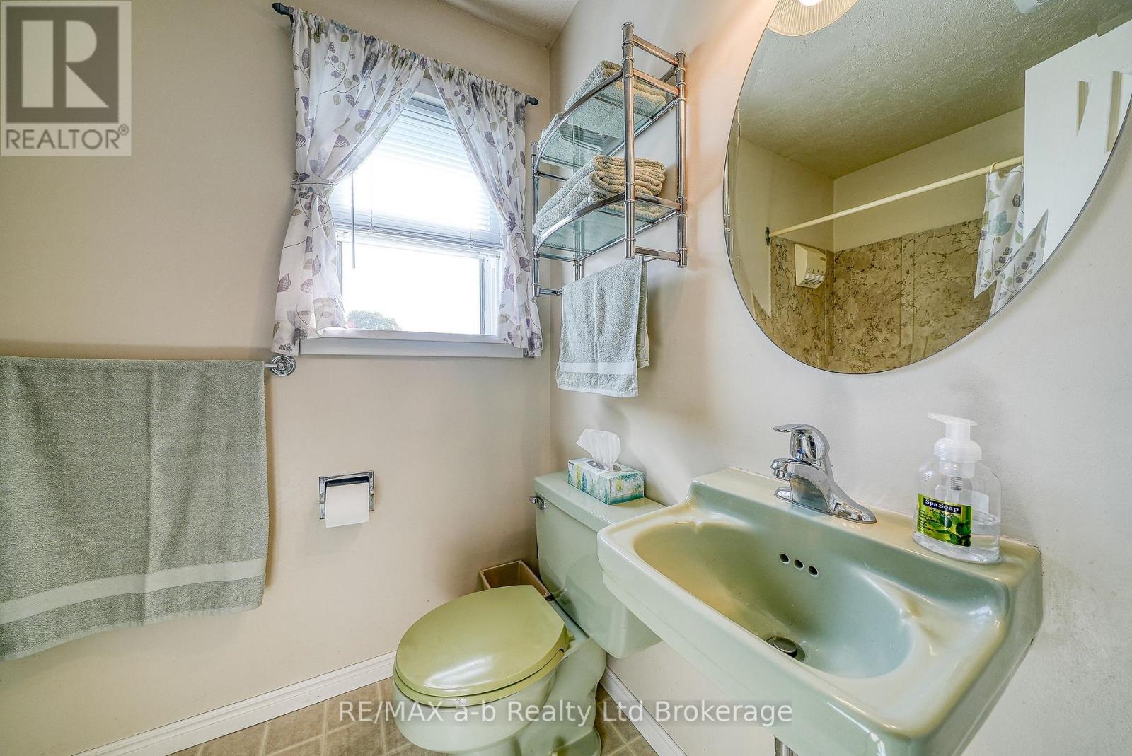 160 Metcalfe Street, Ingersoll, Ontario  N5C 1M9 - Photo 17 - X12463507