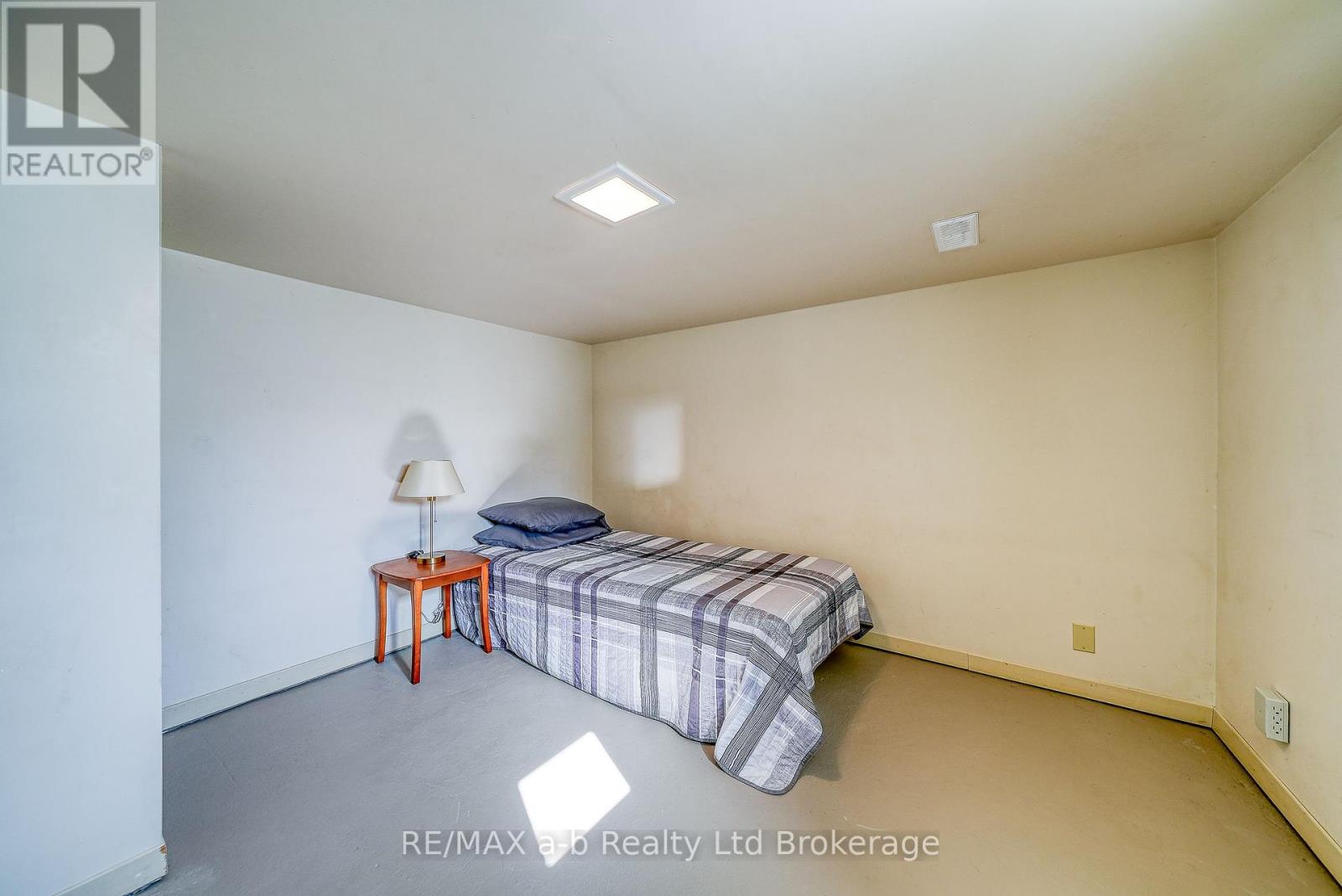 160 Metcalfe Street, Ingersoll, Ontario  N5C 1M9 - Photo 25 - X12463507
