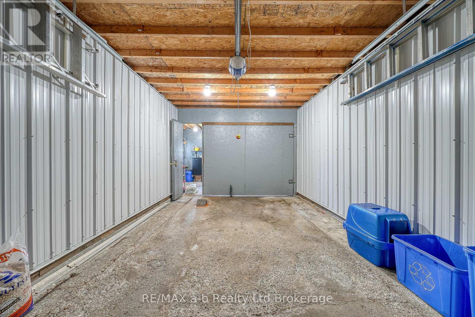 160 Metcalfe Street, Ingersoll, Ontario  N5C 1M9 - Photo 34 - X12463507