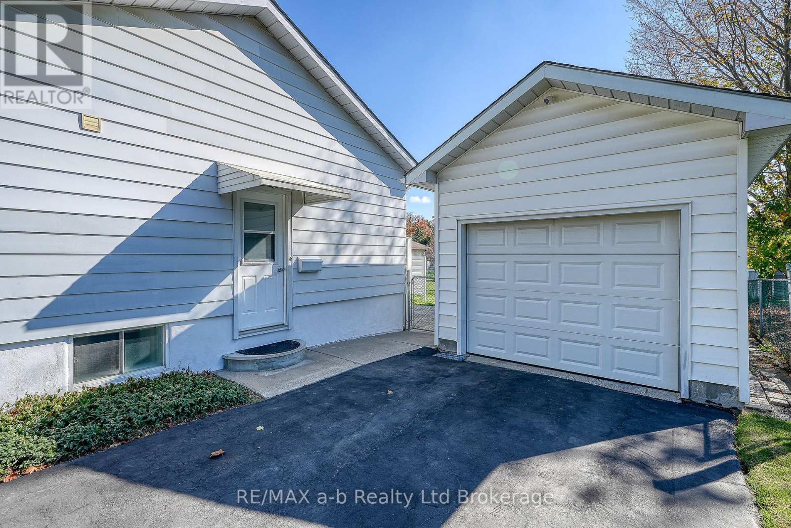 160 Metcalfe Street, Ingersoll, Ontario  N5C 1M9 - Photo 4 - X12463507