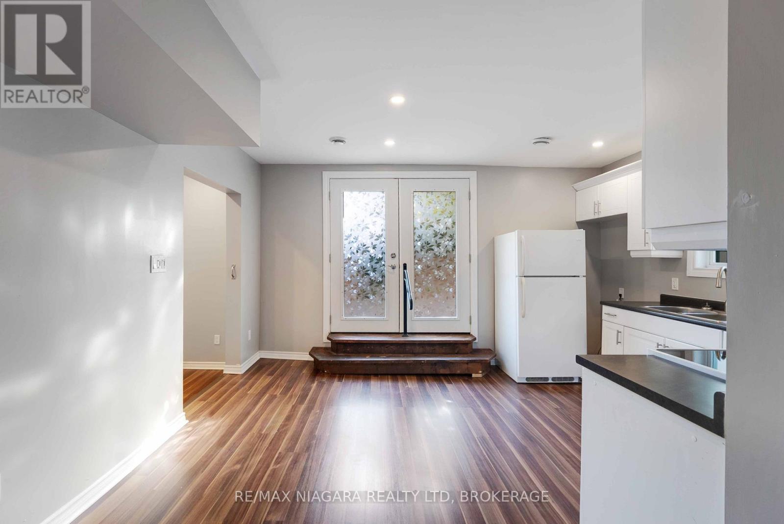 2969-2971 Portage Road, Niagara Falls, Ontario  L2J 2J6 - Photo 42 - X12450040