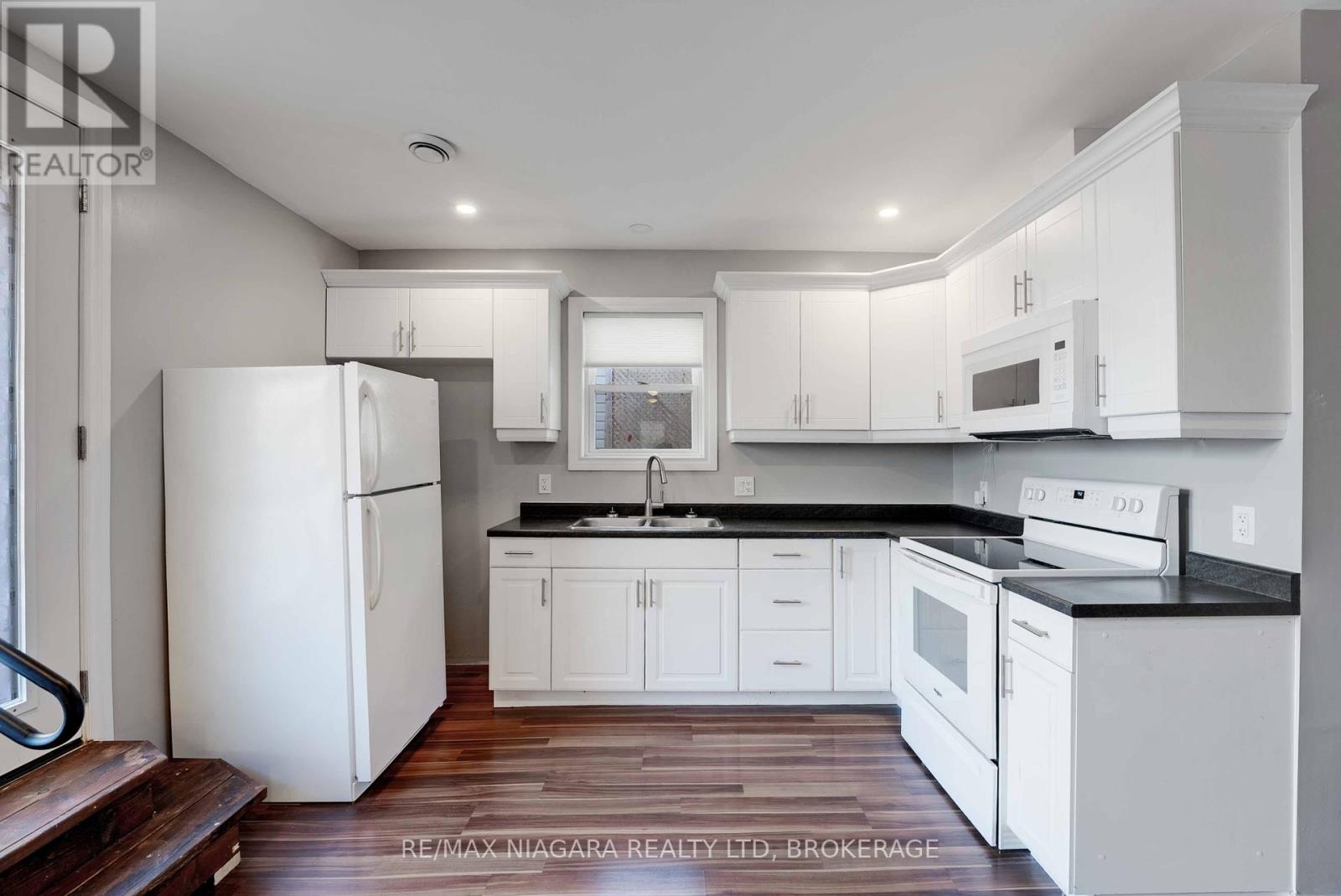 2969-2971 Portage Road, Niagara Falls, Ontario  L2J 2J6 - Photo 43 - X12450040