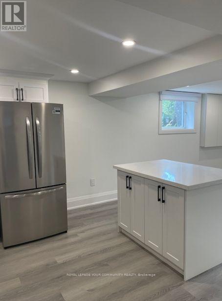 19 Beaverton Road S, Richmond Hill, Ontario  L4C 2H5 - Photo 6 - N12359385