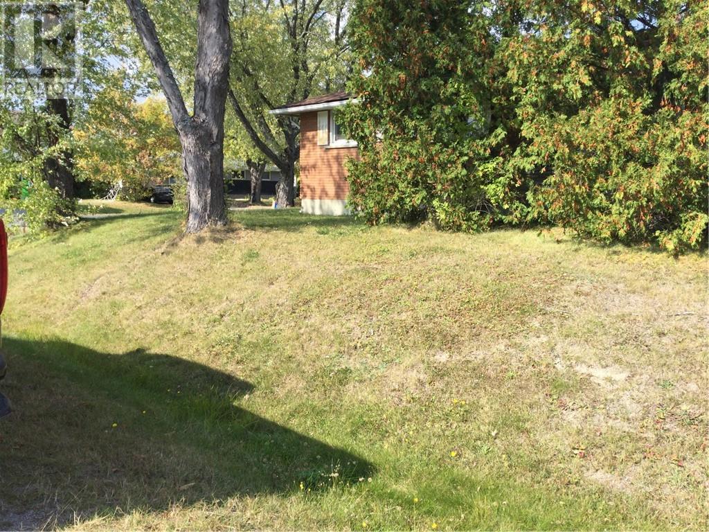 1609 Redfern Street, Greater Sudbury, Ontario  P3A 3S8 - Photo 4 - 2125092