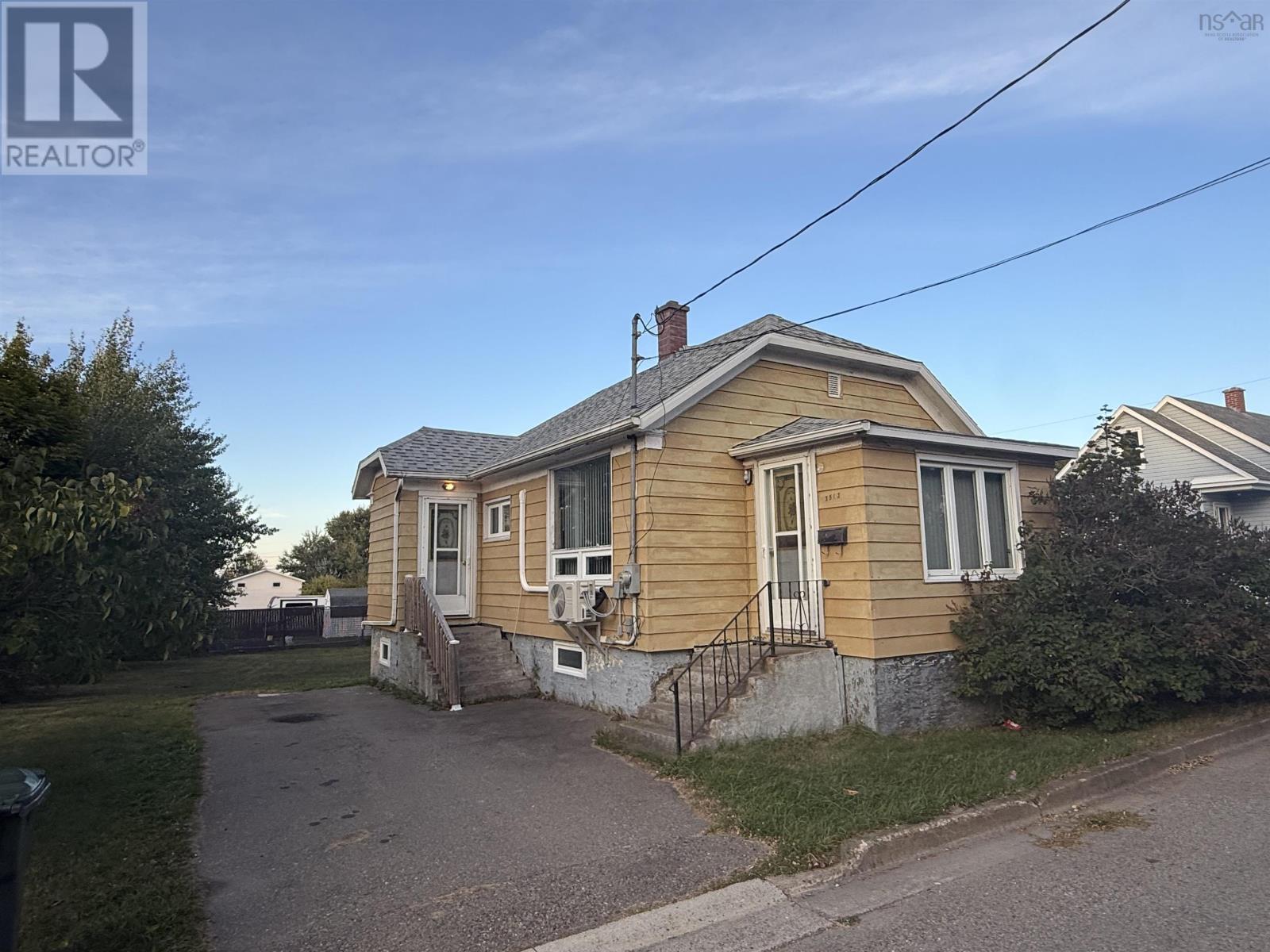 3513 Spruce Street, New Waterford, Nova Scotia  B1H 2C4 - Photo 2 - 202524448