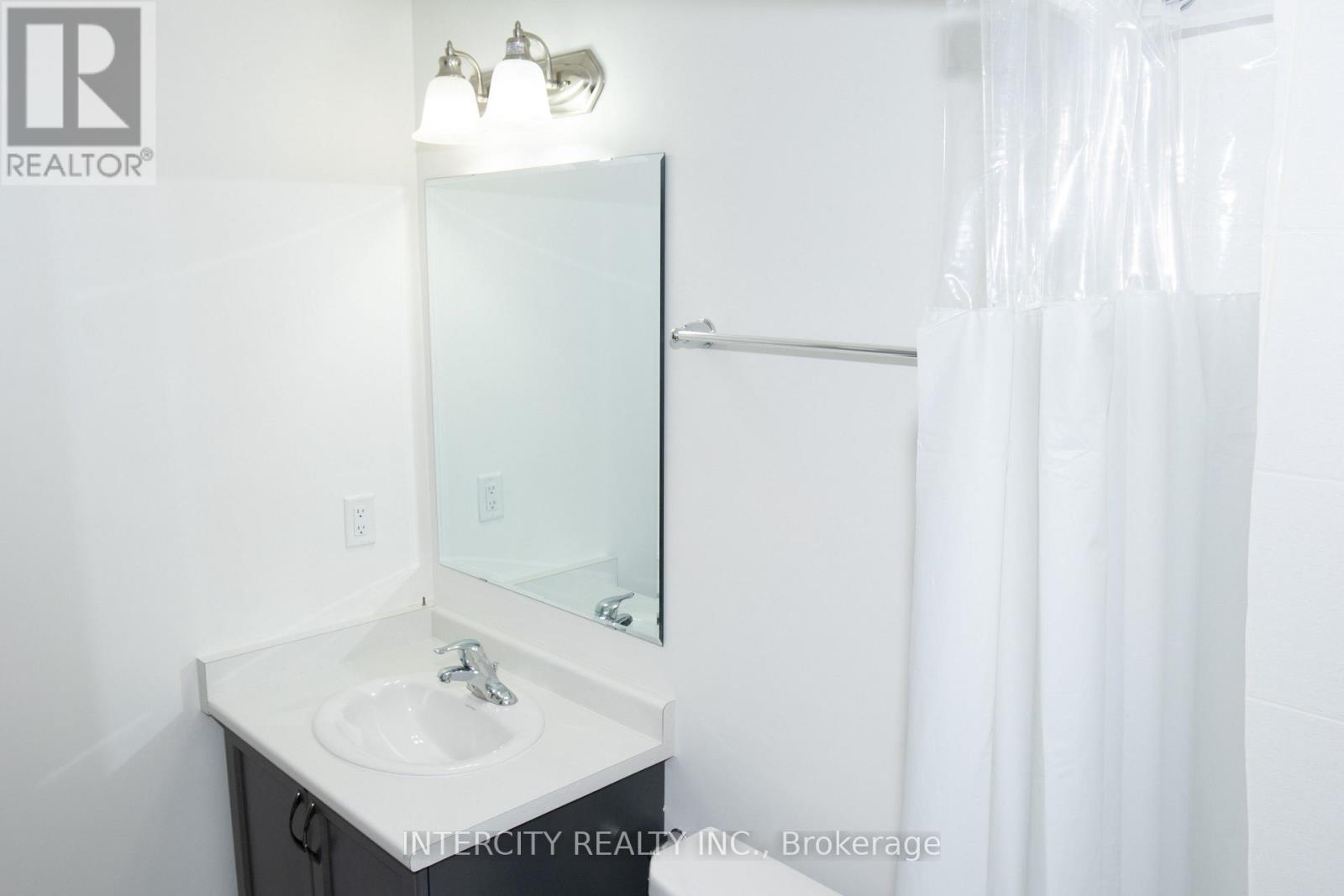 39 Divers Road, Brampton, Ontario  L7A 5C8 - Photo 18 - W12333556