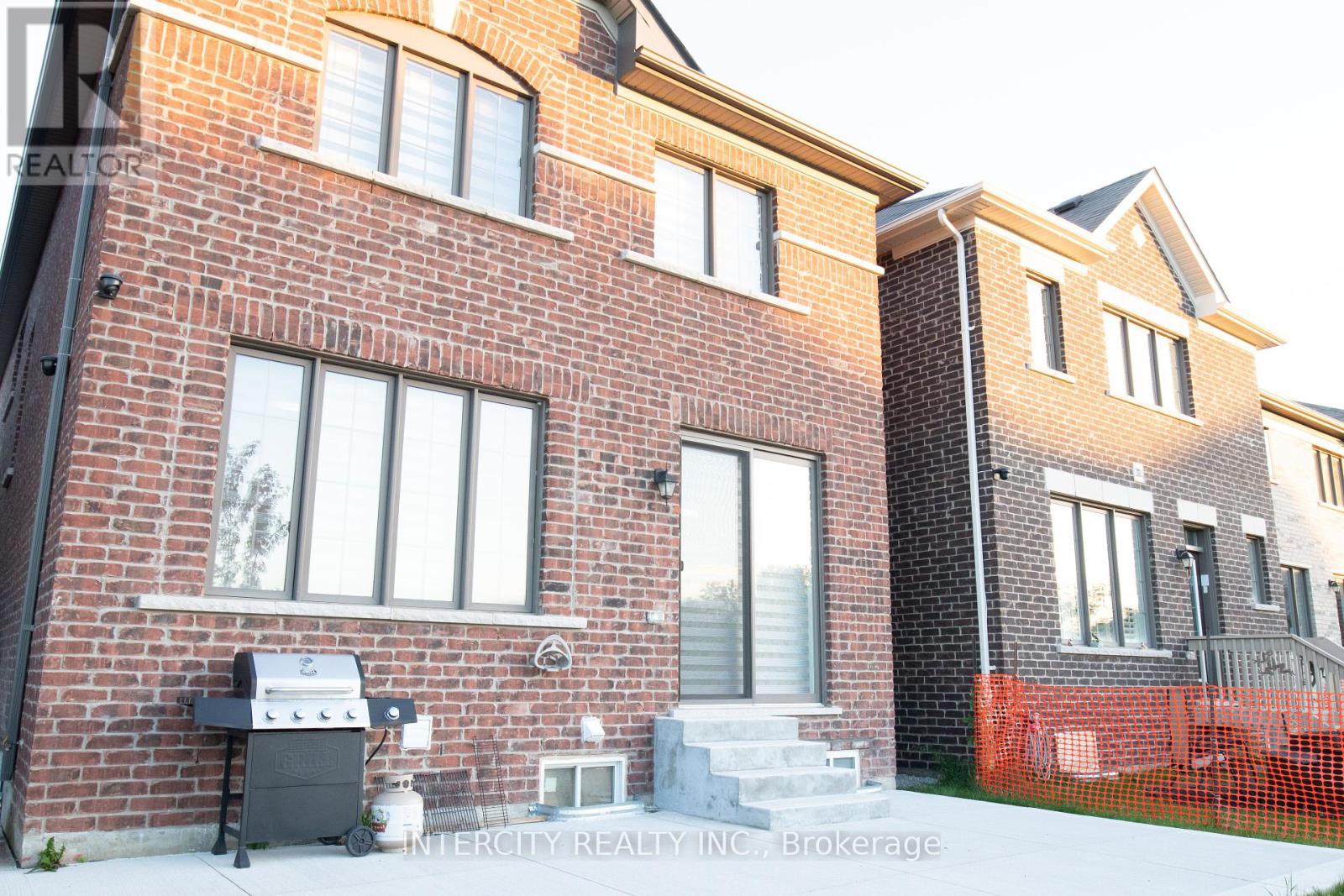 39 Divers Road, Brampton, Ontario  L7A 5C8 - Photo 32 - W12333556