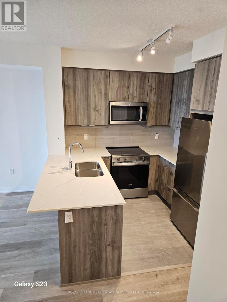 1702 - 15 Watergarden Drive, Mississauga, Ontario  L5R 1B2 - Photo 14 - W12458930