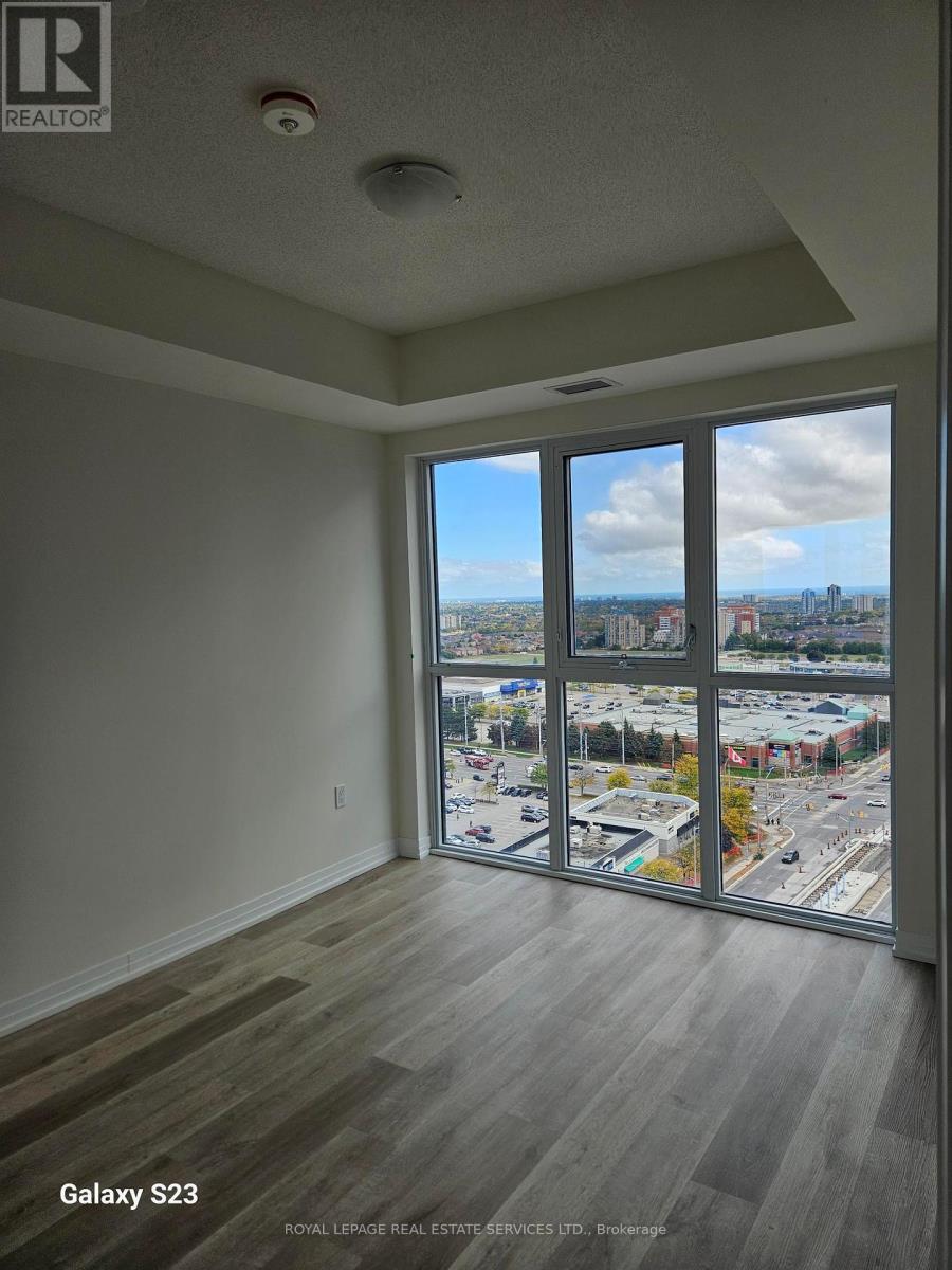 1702 - 15 Watergarden Drive, Mississauga, Ontario  L5R 1B2 - Photo 5 - W12458930