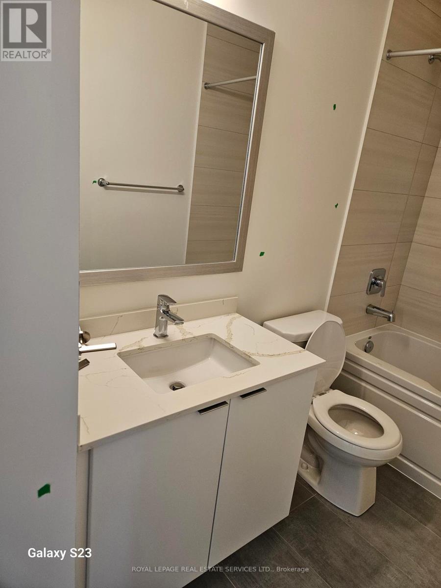 1702 - 15 Watergarden Drive, Mississauga, Ontario  L5R 1B2 - Photo 11 - W12458930