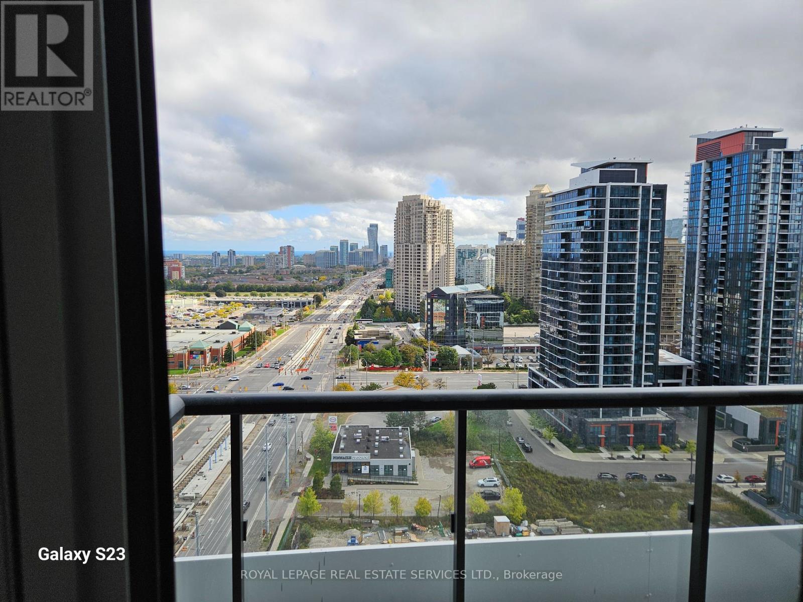 1702 - 15 Watergarden Drive, Mississauga, Ontario  L5R 1B2 - Photo 17 - W12458930
