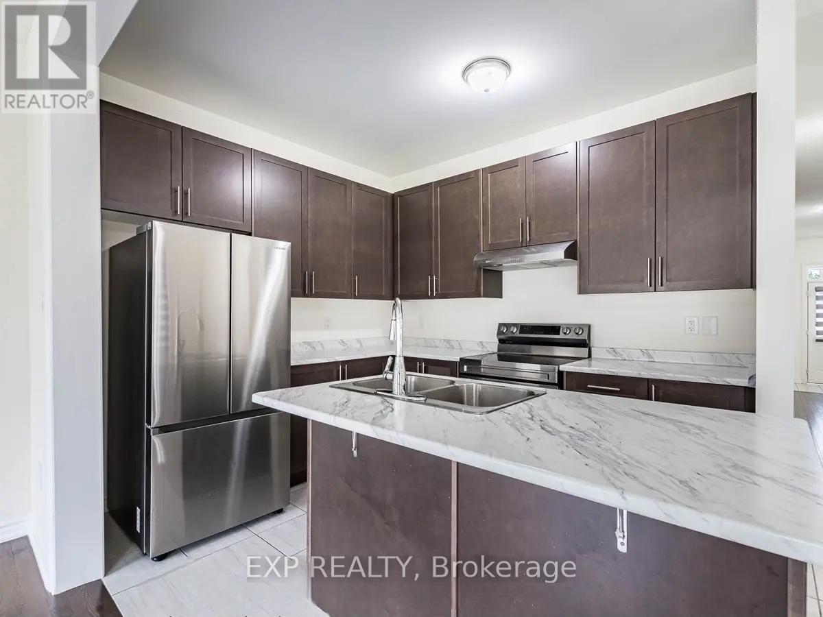 10 Truffle Court, Brampton, Ontario  L7A 5A6 - Photo 4 - W12454575