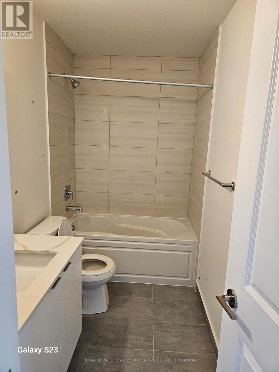 1702 - 15 Watergarden Drive, Mississauga, Ontario  L5R 1B2 - Photo 10 - W12458930