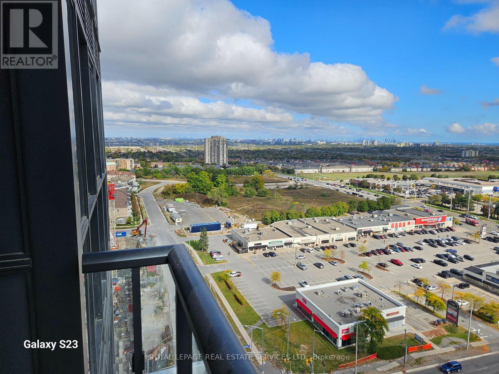 1702 - 15 Watergarden Drive, Mississauga, Ontario  L5R 1B2 - Photo 19 - W12458930