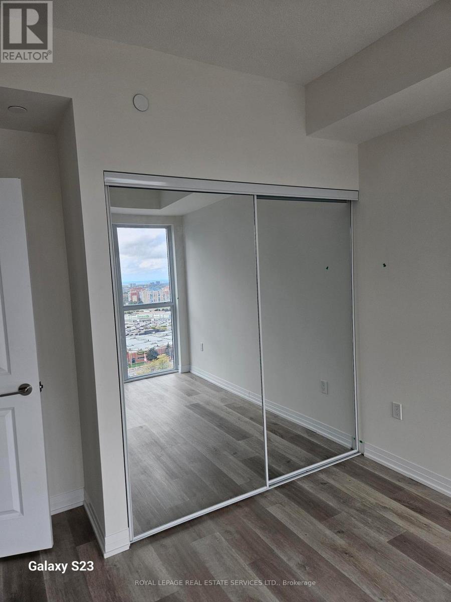 1702 - 15 Watergarden Drive, Mississauga, Ontario  L5R 1B2 - Photo 7 - W12458930